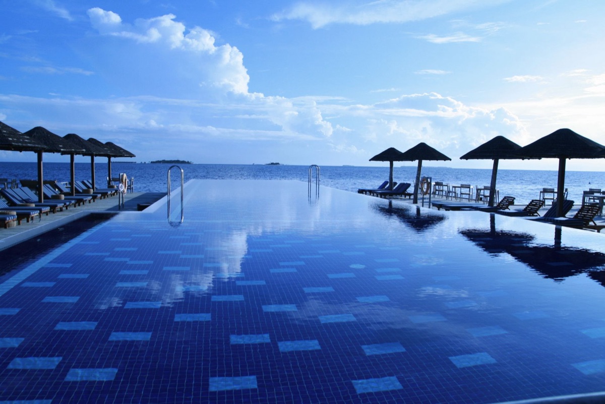 Atlantis vs Bahamar: infinity pool view