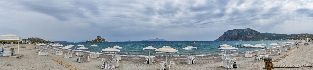 spiaggia di sabbia bianca e acque turche nei Bahama