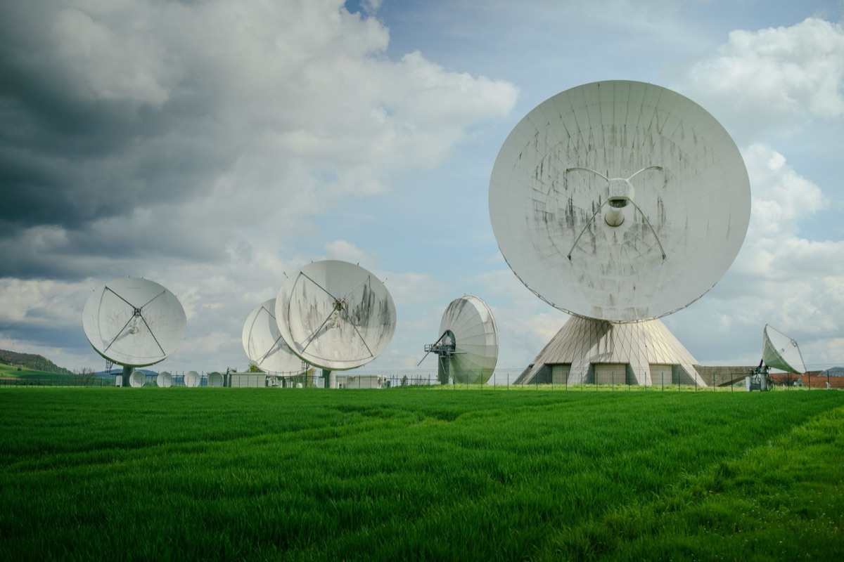 antenne télécom en milieu naturel