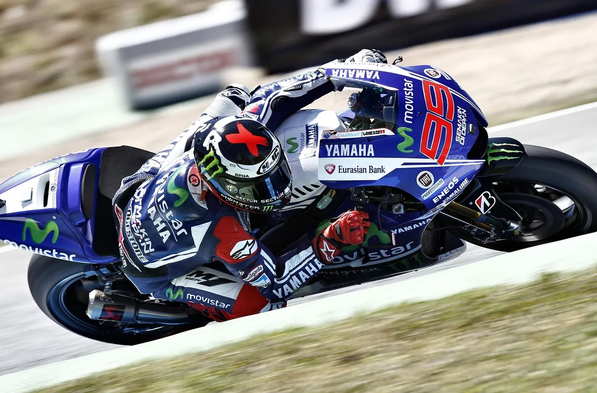 motorcycle, race, race track, motorbike, motorcycle racing, circuit, speed, sports, champion, fast, curve, racing, competition, motorcycle, motorcycle, motorcyc